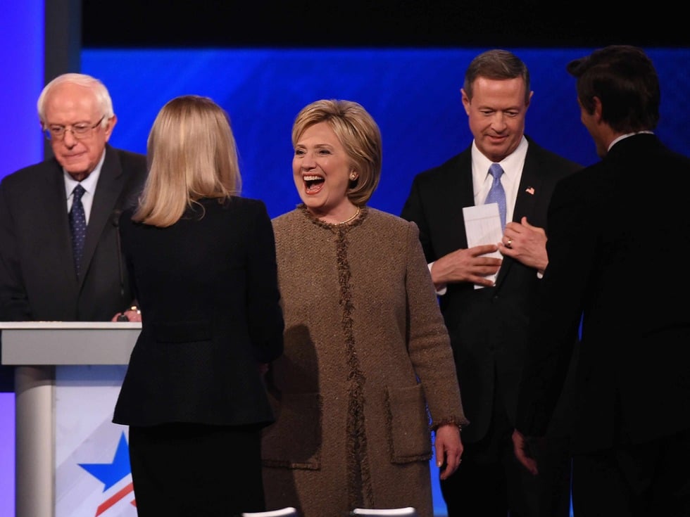  民主党总统参选人 辩论会激辩敏感问题