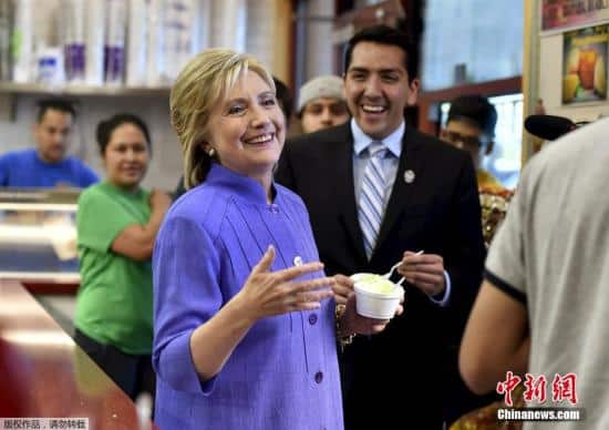  美国大选：希拉里与桑德斯电视辩论再交锋