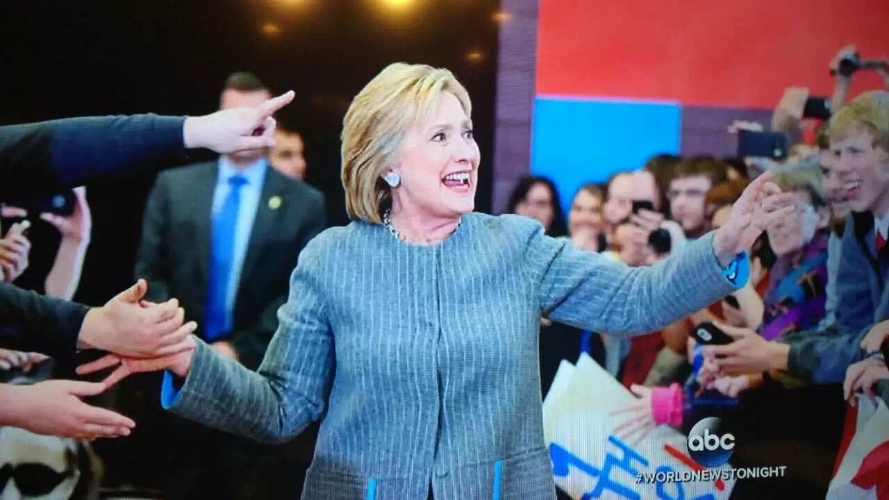  希拉里桑德斯电视辩论再交锋 议题囊括内政外交