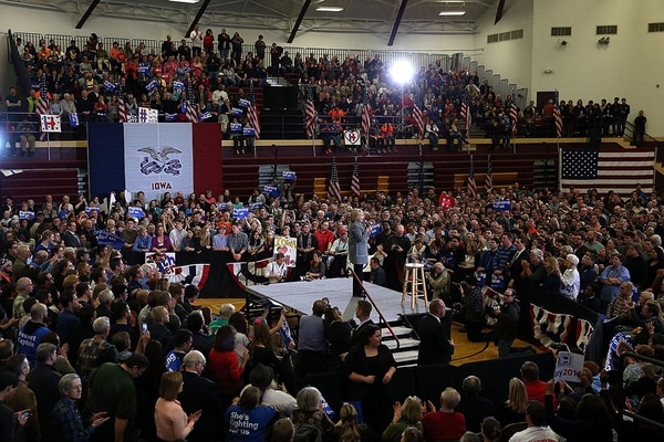  失望、游说、站队——中国留学生为希拉里助选实况记录