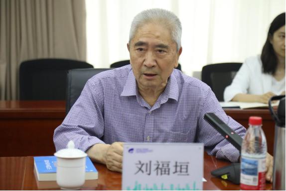  我们能否在历史的十字路口再想深一步？