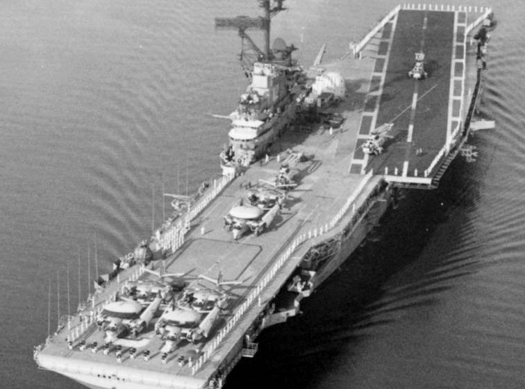  “大黄蜂号”：在战火中起航，在星空下归来