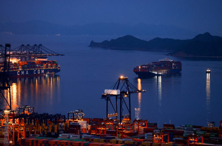  纽时：美军登船扣押中国运往伊朗的货物